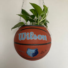 Charger l'image dans la galerie, ballon-de-basket-recycle-en-pot-de-fleurs-deco-basketball-memphis-grizzlies