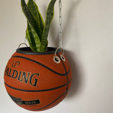 Charger l'image dans la galerie, ballon-de-basket-spalding-nba-deco-basketball-decoration-pot-de-fleurs-4