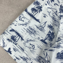 Charger l'image dans la galerie, chemise-a-fleurs-homme-blanche