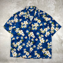 Charger l'image dans la galerie, chemise-aloha-vintage-homme-a-fleurs-made-in-hawaii