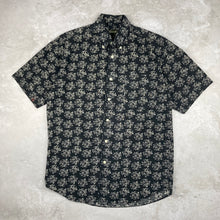 Charger l'image dans la galerie, chemise-hawaienne-a-fleur-homme-noire-et-blanche