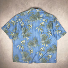 Charger l'image dans la galerie, chemise-hawaienne-a-fleurs-en-soie-homme