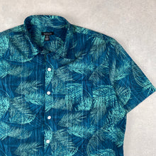 Charger l'image dans la galerie, chemise-hawaienne-a-fleurs-homme-bleue