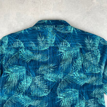 Charger l'image dans la galerie, chemise-hawaienne-a-fleurs-homme-bleue