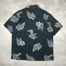 Charger l'image dans la galerie, chemise-hawaienne-a-fleurs-homme-en-soie