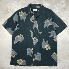 Charger l'image dans la galerie, chemise-hawaienne-a-fleurs-homme-en-soie