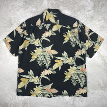 Charger l'image dans la galerie, Analyzing image chemise-hawaienne-a-fleurs-homme-en-soie-tommy-bahama