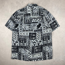 Charger l'image dans la galerie, chemise-hawaienne-a-fleurs-homme-noire