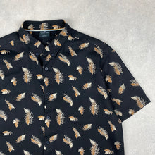 Charger l'image dans la galerie, chemise-hawaienne-a-fleurs-homme-noire