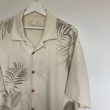 Charger l'image dans la galerie, chemise-hawaienne-a-fleurs-homme-tommy-bahama