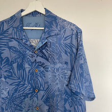 Charger l'image dans la galerie, chemise-hawaienne-a-fleurs-homme-tommy-bahama-soie-bleue