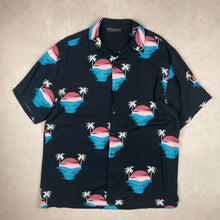 Charger l'image dans la galerie, chemise-hawaienne-a-fleurs-noire