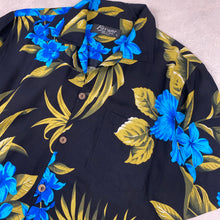 Charger l'image dans la galerie, chemise-hawaienne-a-fleurs-noire