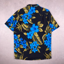 Charger l'image dans la galerie, chemise-hawaienne-a-fleurs-noire