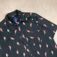 Charger l'image dans la galerie, chemise-hawaienne-a-fleurs-noire-homme