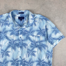 Charger l'image dans la galerie, chemise-hawaienne-a-fleurs-palmiers-bleu-ciel