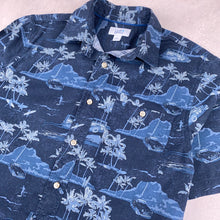 Charger l'image dans la galerie, chemise-hawaienne-a-fleurs-palmiers-bleue-foncee