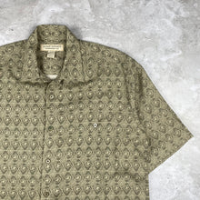 Charger l'image dans la galerie, chemise-hawaienne-a-motifs-homme-vintage