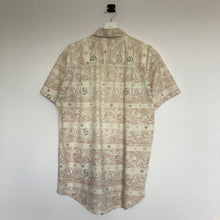 Charger l'image dans la galerie, chemise-hawaienne-homme-a-fleurs-beige-vintage
