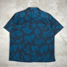 Charger l'image dans la galerie, chemise-hawaienne-homme-a-fleurs-bleue