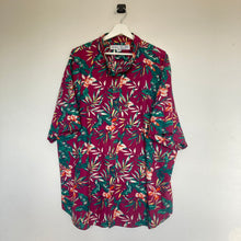 Charger l'image dans la galerie, chemise-hawaienne-homme-a-fleurs-bordeaux