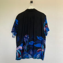 Charger l'image dans la galerie, chemise-hawaienne-homme-noire-vintage