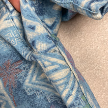 Charger l'image dans la galerie, chemise-hawaienne-homme-vintage-a-fleurs-100-soie