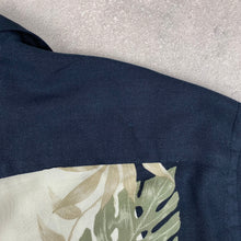 Charger l'image dans la galerie, chemise-hawaienne-homme-vintage-a-fleurs-noire