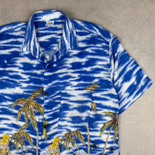 Charger l'image dans la galerie, chemise-hawaienne-vintage-a-fleurs-homme-bleue
