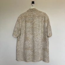 Charger l'image dans la galerie, chemise-hawaienne-vintage-a-fleurs-homme-en-soie