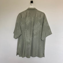 Charger l'image dans la galerie, chemise-hawaienne-vintage-a-fleurs-homme-kaki-en-soie