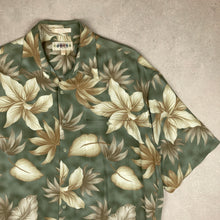 Charger l'image dans la galerie, chemise-hawaienne-vintage-a-fleurs-kaki-homme