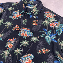 Charger l'image dans la galerie, chemise-hawaienne-vintage-a-fleurs-noire-en-rayon