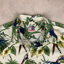 Charger l'image dans la galerie, chemise-hawaienne-vintage-a-fleurs-perroquets-homme