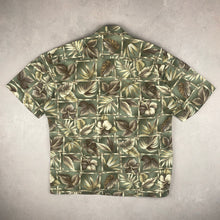 Charger l'image dans la galerie, chemise-hawaienne-vintage-a-fleurs-verte