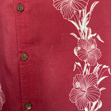 Charger l'image dans la galerie, chemise-hawaienne-vintage-homme-a-fleurs-et-a-motifs-bordeaux