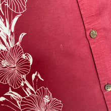 Charger l'image dans la galerie, chemise-hawaienne-vintage-homme-a-fleurs-et-a-motifs-bordeaux