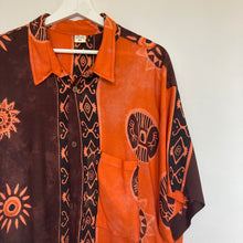 Charger l'image dans la galerie, chemise-hawaienne-vintage-homme-a-fleurs-et-a-motifs-orange