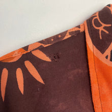 Charger l'image dans la galerie, chemise-hawaienne-vintage-homme-a-fleurs-et-a-motifs-orange