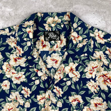 Charger l'image dans la galerie, chemise-hawaienne-vintage-homme-a-fleurs-made-in-hawaii