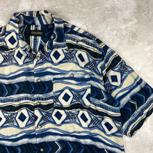 Charger l'image dans la galerie, chemise-hawaienne-vintage-homme-a-motifs