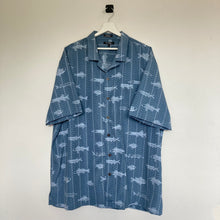 Charger l'image dans la galerie, chemise-hawaienne-vintage-homme-a-motifs-bleue