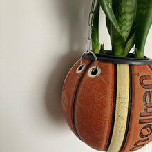 Charger l'image dans la galerie, deco-basket-nba-ballon-de-basketball-planter-pot-de-fleurs-plante-molten