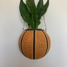 Charger l'image dans la galerie, deco-basket-nba-ballon-de-basketball-planter-pot-de-fleurs-plante-tarmak