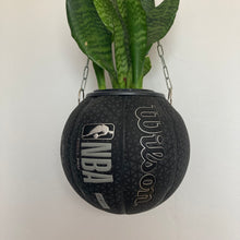 Charger l'image dans la galerie, deco-basket-nba-ballon-de-basketball-planter-wilson-pot-de-fleurs-plante