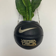 Charger l'image dans la galerie, deco-chambre-basket-nba-ballon-de-basketball-planter-nike-pot-de-fleurs-plante