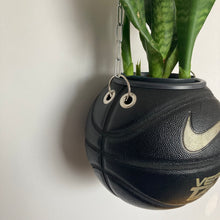 Charger l'image dans la galerie, deco-chambre-basket-nba-ballon-de-basketball-planter-nike-pot-de-fleurs-plante