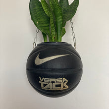 Charger l'image dans la galerie, deco-chambre-basket-nba-ballon-de-basketball-planter-nike-pot-de-fleurs-plante