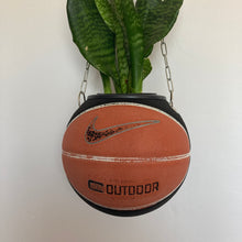 Charger l'image dans la galerie, deco-chambre-basket-nba-ballon-de-basketball-planter-nike-pot-de-fleurs-plante