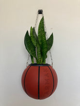 Charger l'image dans la galerie, deco-chambre-basket-nba-ballon-de-basketball-planter-pot-de-fleurs-plante-tarmak